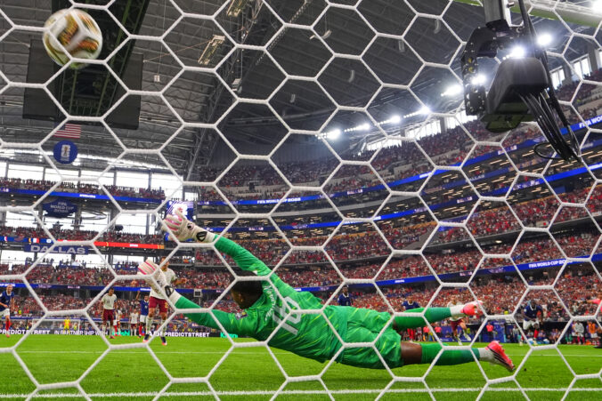 Fotografie zápasu semifinále Francúzsko - Španielsko na MS vo futbale 2026.