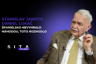 Stanislav Janota v diskusii s Danielom Lukačom počas nahrávania novej epizódy video podcast Konzervatívna kaviareň o futbalových MS.
