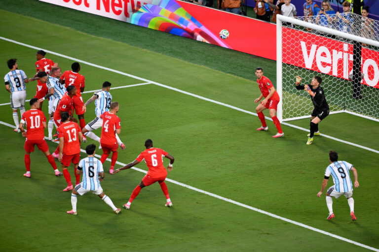 Fotografie zápasu štvrťfinále Argentína - Švajčiarsko na MS vo futbale 2026.