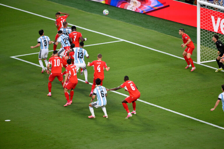 Fotografie zápasu štvrťfinále Argentína - Švajčiarsko na MS vo futbale 2026.