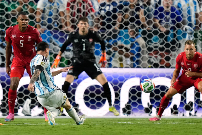 Fotografie zápasu štvrťfinále Argentína - Švajčiarsko na MS vo futbale 2026.