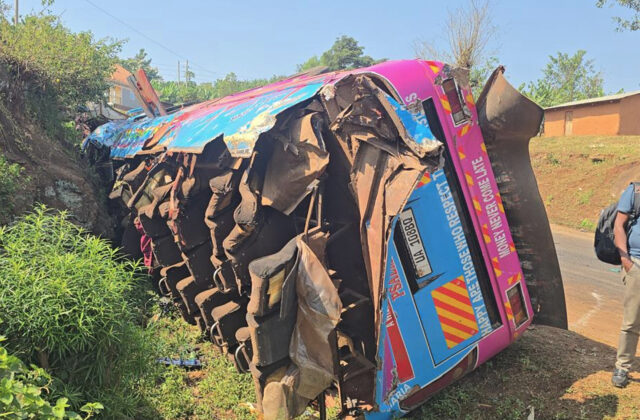 Pri nehode školského autobusu zahynulo v Ugande 23 detí a jeden dospelý