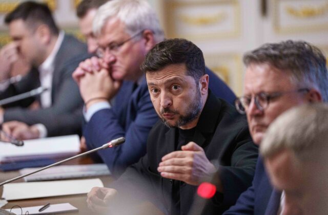 Zelenskyj žiada od NATO rozhodné kroky po ďalšom smrtiacom útoku na Kyjev