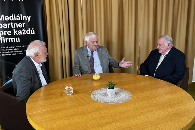Vladimír Mečiar a Václav Klaus počas rozhovoru pre SITA.