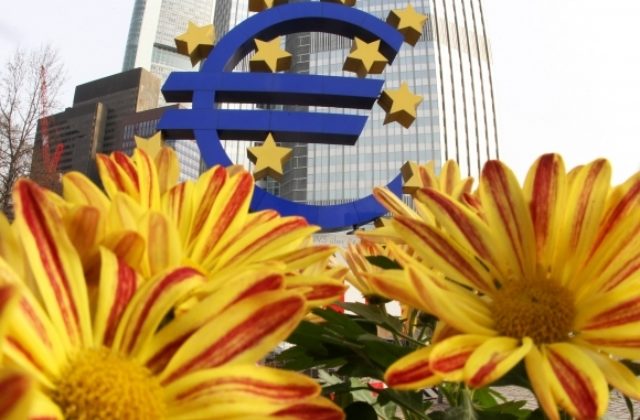 Inflácia v eurozóne sa minulý mesiac zmiernila, spomedzi krajín Únie bol rast cien na Slovensku druhý najvyšší