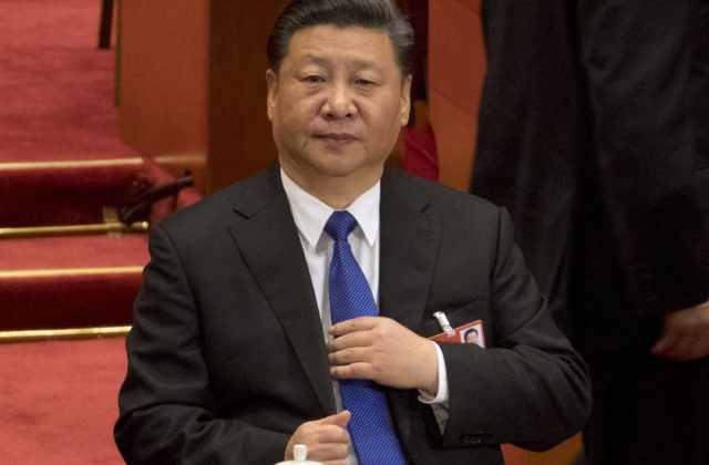 Čína chce odstrániť „chybné západné názory“ z právnického vzdelávania, zakázala aj „zženštilých“ mužov vo vysielaní