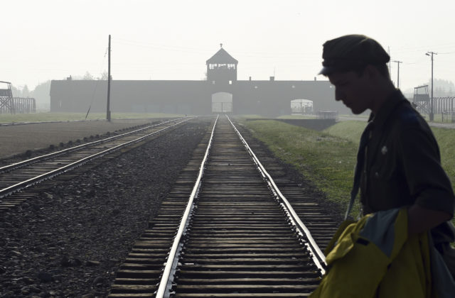 Pred 79 rokmi bol oslobodený koncentračný tábor v Osvienčime, svet si pripomína Medzinárodný deň pamiatky obetí holokaustu