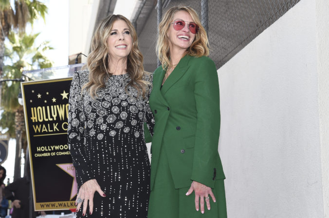 Rita Wilson, Julia Roberts