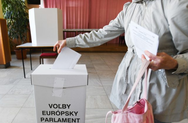Zahraničná politika Únie je prvýkrát témou eurovolieb na Slovensku, diskusia sa sústredí na Ukrajinu a liberálny trend
