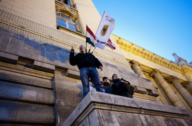 Líder krajne pravicovej strany Toroczkai vyslovil ďalší kontroverzný výrok. Ak Ukrajina padne, chce si nárokovať Zakarpatsko