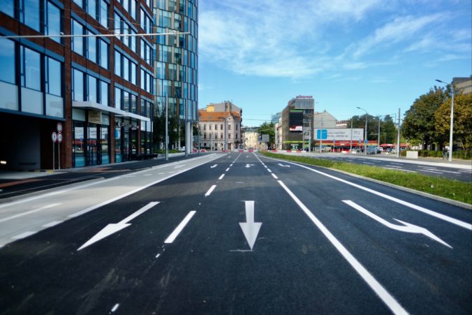 Cesta, bulvár Mlynské Nivy