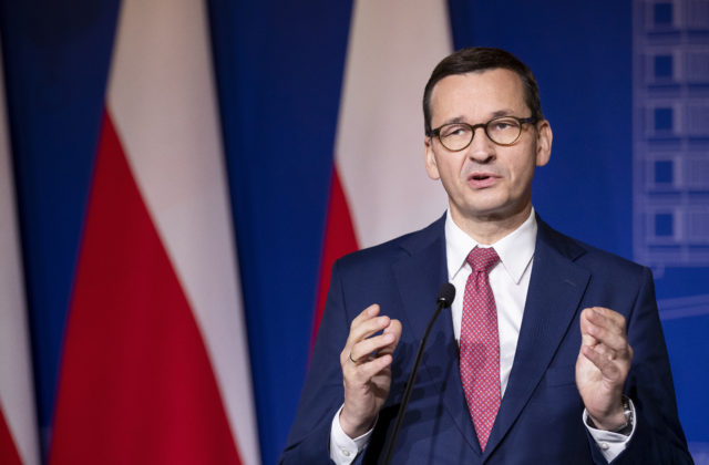 Poľsko podľa Morawieckeho nebude nečinne sedieť a chce na svojom území rozmiestniť jadrové zbrane