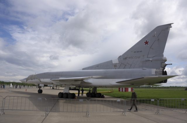 Ukrajincom sa podarilo zničiť ruský bombardér Tu-22 na základni južne od Petrohradu