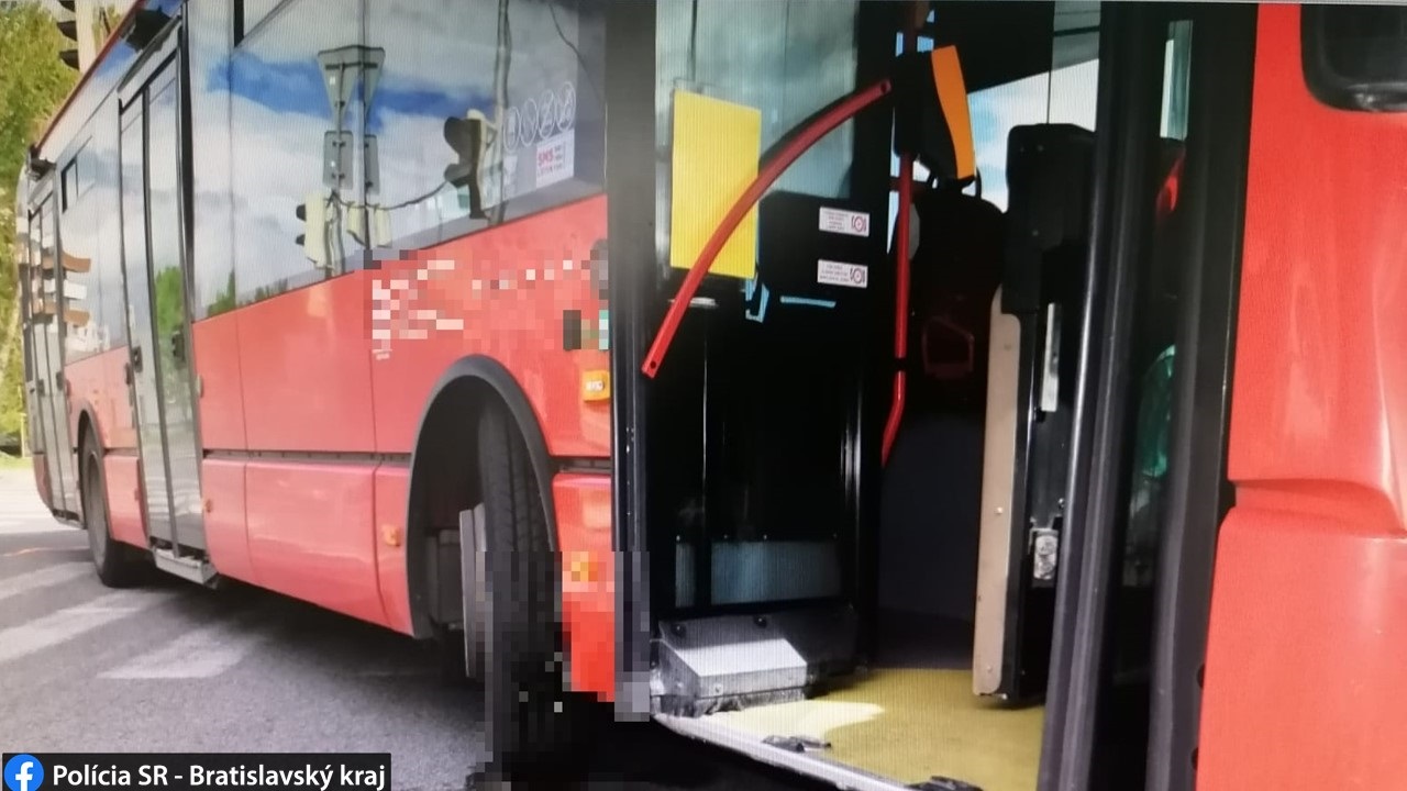 Nehoda, autobus, chodkyňa, Petržalka