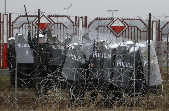 Poľsko predĺžilo kontroly na hraniciach so Slovenskom, cieľom je zabrániť nelegálnej migrácii z balkánskej trasy