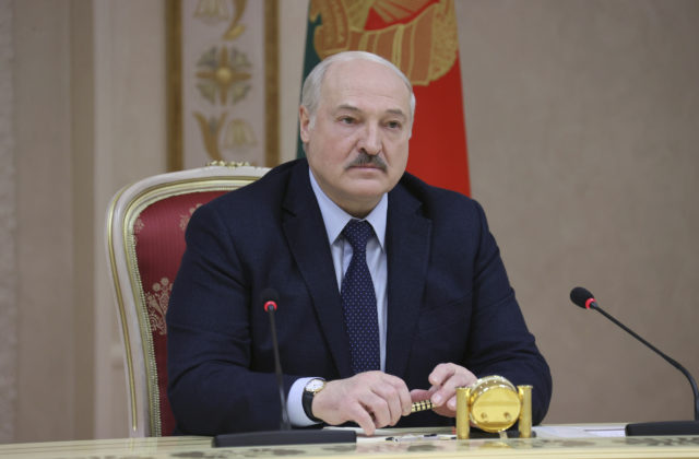Europoslanci žiadajú vydanie zatykača na Lukašenka, je taktiež zodpovedný za škody a zločiny na Ukrajine