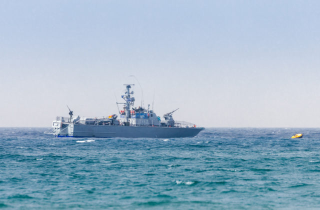 Ruskú hliadkovú loď Pavel Deržavin poškodil výbuch