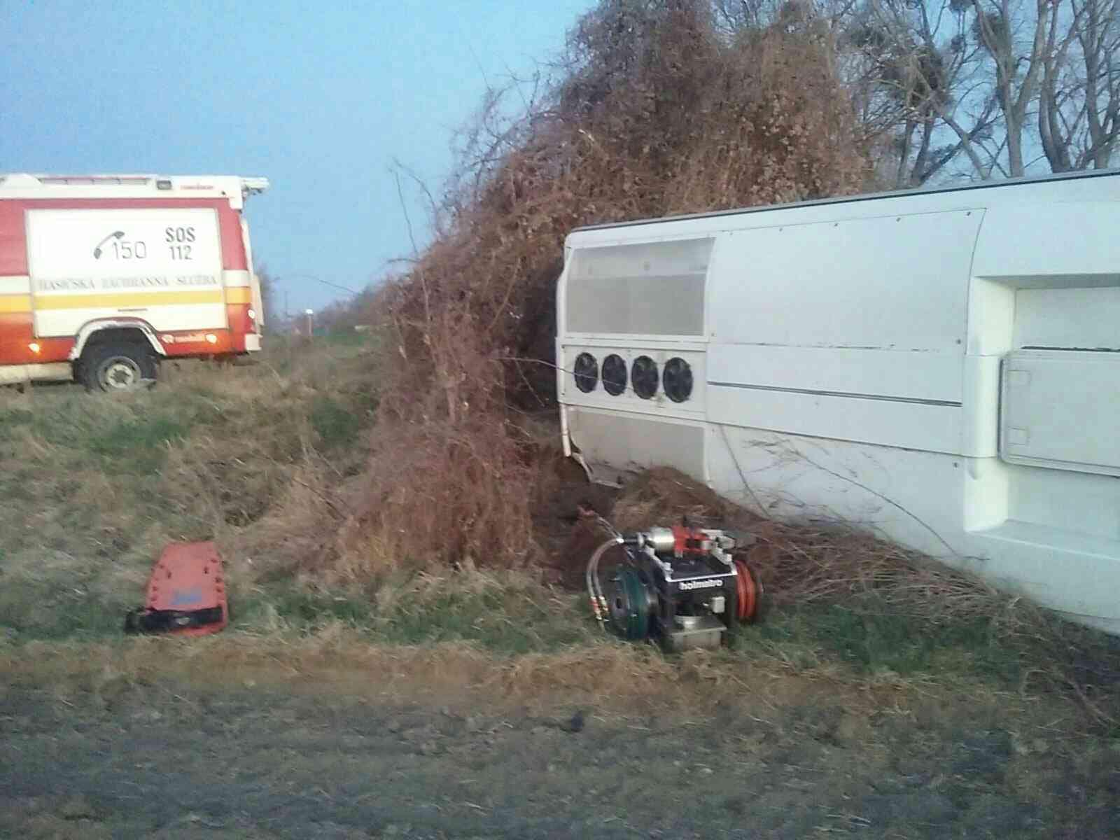 Havária autobusu, Mostová