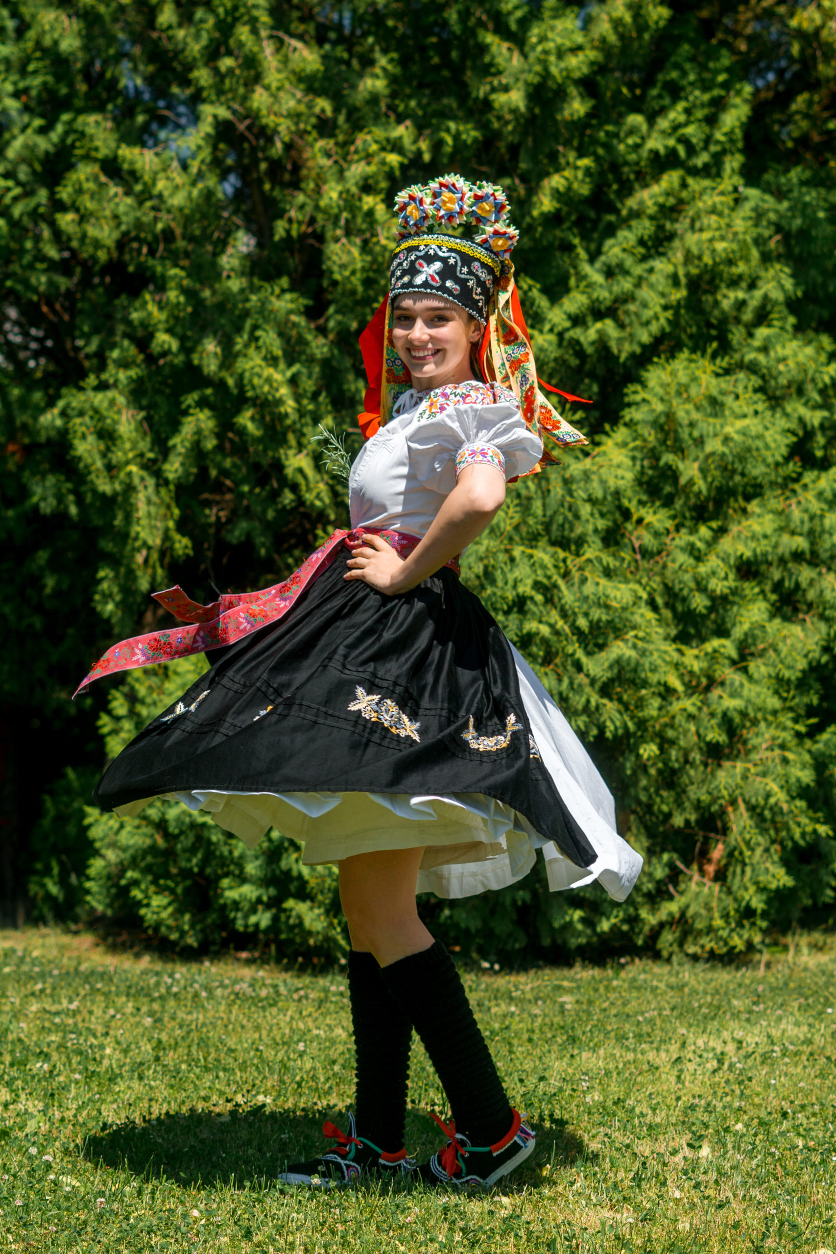 Jana_vozarova_miss_supranational_slovakia_2022_narodny_kostym.jpg
