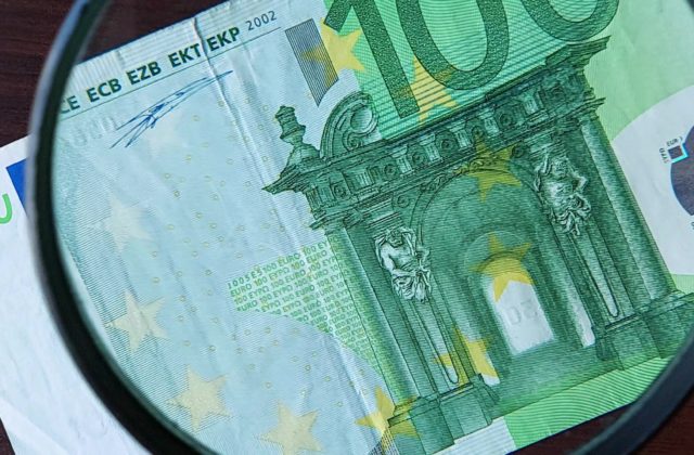 Štát vypláca 100 eur. Ako o príspevok požiadať?