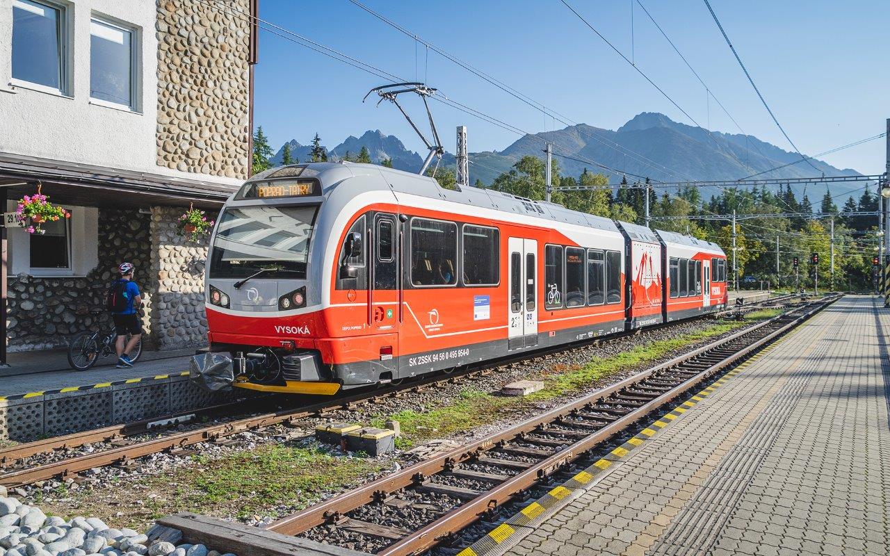 Tento rok sa do podpory nevidiacich a slabozrakych zapoji aj zssk verejnou zbierkou vo vlakoch na tratiach tatranskych elektrickych zeleznic.jpg