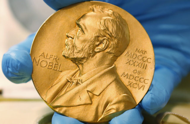 Na udeľovanie Nobelovej ceny pozvali aj ruského veľvyslanca, švédski politici sú pobúrení
