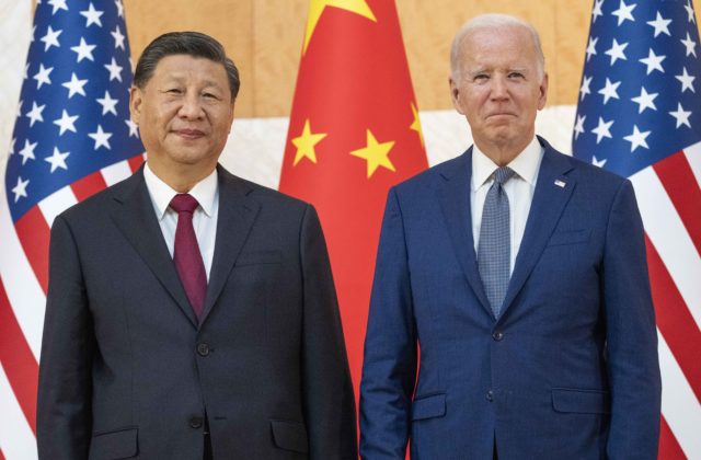 Biden označil prezidenta Si Ťin-pchinga za diktátora, Čína hovorí o politickej provokácii