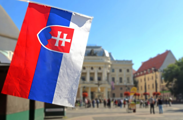 Viac ako štvrť milióna obyvateľov Slovenska žije v zahraničí, najpreferovanejšou krajinou je Česko