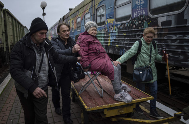 Ľudia nedostanú inzulín a deti pôjdu na front, pohrozil Ruskom dosadený predstaviteľ na Ukrajine
