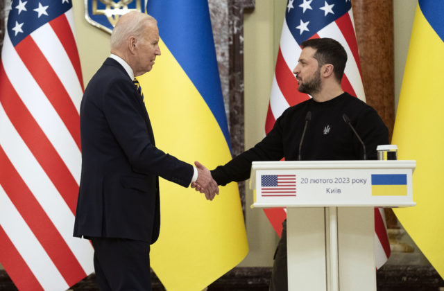 Biden schválil ďalšiu vojenskú pomoc pre Ukrajinu, v „balíku“ za 300 miliónov dostanú HIMARS aj ďalšiu muníciu