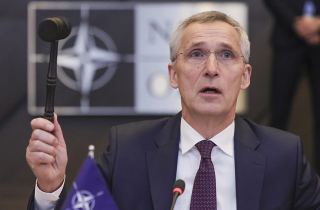 Stoltenberg chce Fínsko a Švédsko v NATO, do Ankary vycestuje prediskutovať blokáciu ich členstva s tureckým prezidentom