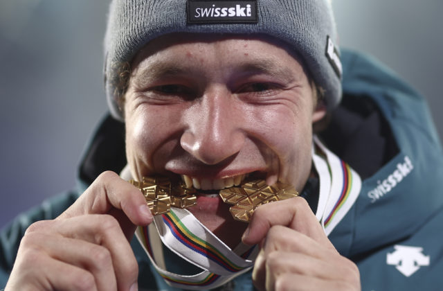Švajčiar Odermatt získal druhý titul v zjazdovom lyžovaní, triumfoval aj v obrovskom slalome mužov