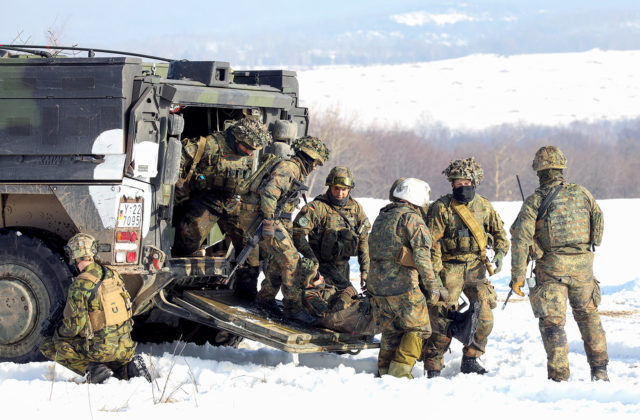 Vojaci sa v najbližších dňoch zúčastnia cvičenia Slovenský štít v Lešti, v zostave je zaradená aj Mnohonárodná bojová skupina NATO