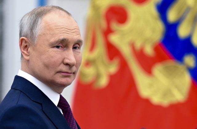 Rusi by mali preventívne udrieť jadrovými zbraňami na Európu, myslí si bývalý Putinov poradca