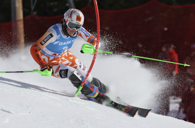 Vlhová nedokončila slalom v Aare, Shiffrinová prekonala rekord legendárneho Stenmarka