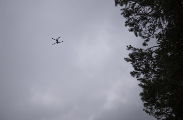 V ruskom Belgorode dopadol na cestu dron a explodoval, zranení boli dvaja ľudia