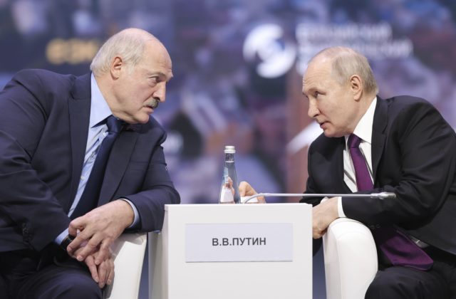 Lukašenko sa cez víkend stretne s Putinom, predmetom rokovania by mala byť aj Wagnerova skupina