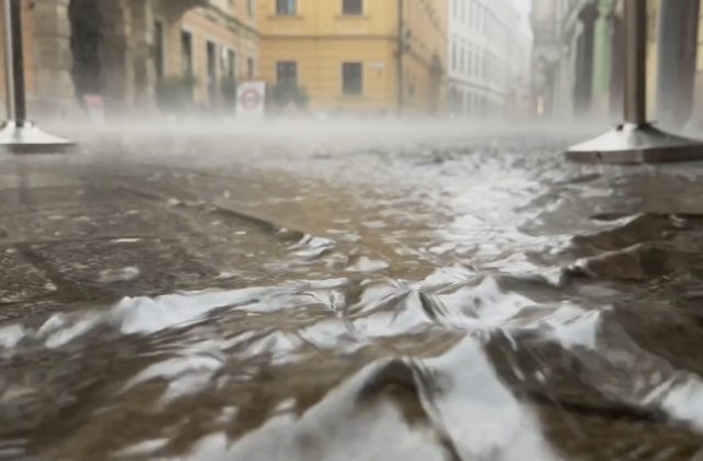 Dážď a búrky spôsobili na Slovensku problémy, hasiči mali desiatky výjazdov a hlásia aj 300-tisícové škody (video+foto)