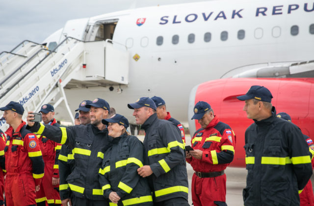 Slovenskí hasiči opäť odišli pomáhať Grécku, v boji s požiarmi využijú 14 vozidiel (video+foto)