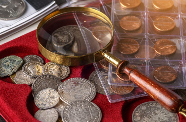 Na Aukro.sk dominujú aukcie o starožitné mince a obrazy. Ľudia sú ochotní za ne platiť tisíce