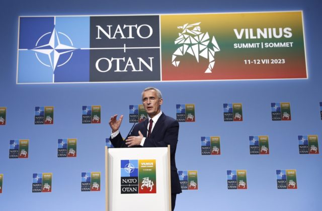 Cesta Ukrajiny do NATO sa podľa Stoltenberga zmení z dvojkrokovej na jednokrokovú