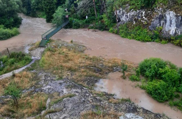 V Slovenskom raji uzavreli pre vysokú hladinu vody viaceré rokliny, Horská záchrana služba apeluje na turistov
