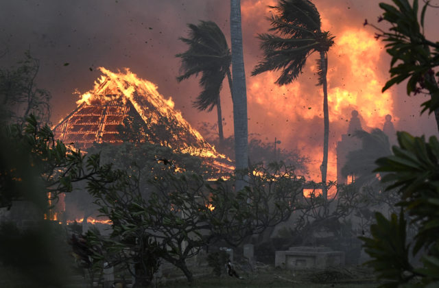 Požiar na havajskom ostrove Maui si vyžiadal už vyše 50 obetí, vraj ide o najväčšiu katastrofu v histórii štátu (video)