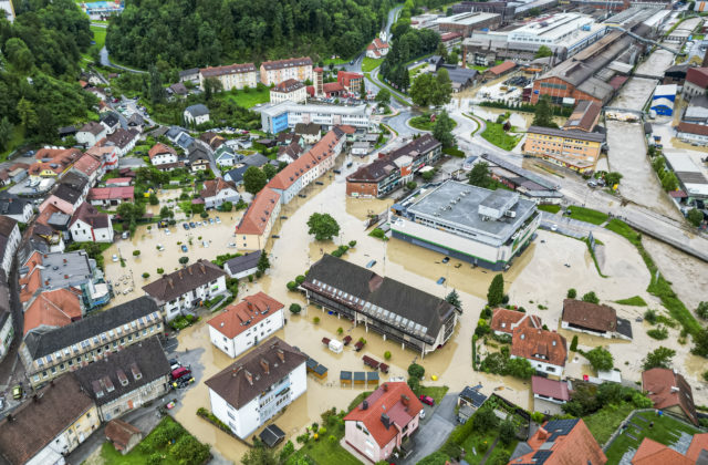Slovinsko zasiahli silné dažde a povodne, extrémne počasie spôsobilo smrť troch ľudí