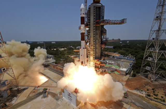  India pokračuje vo vesmírnom výskume, po sonde Čandrájan-3 úspešne odštartovala aj misiu na Slnko (video+foto)