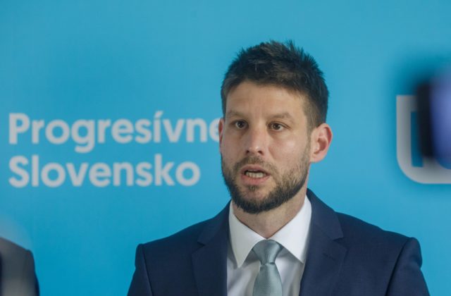 Fico vraj prerazil vlastné dno. Ktorú časť Slovenska by odovzdal v záujme mieru Rusku? Pýta sa Šimečka (video)
