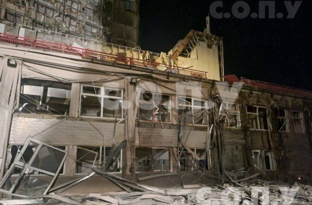 Rusi zničili obilné sklady v Odese, útočili dronmi a raketami Kalibr (video+foto)