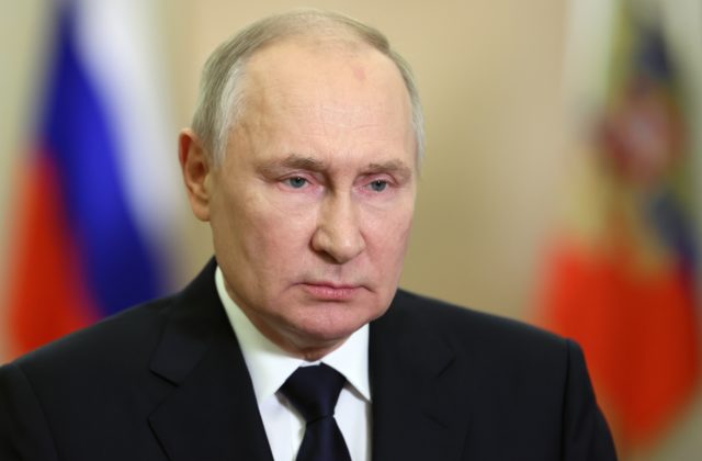 Putin sa pokúša presvedčiť Západ, aby zradil Ukrajinu a rokoval bez Kyjeva