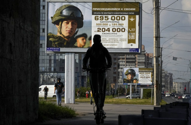 Do ruskej armády sa dobrovoľne prihlásilo už 270-tisíc občanov, tvrdí Putin