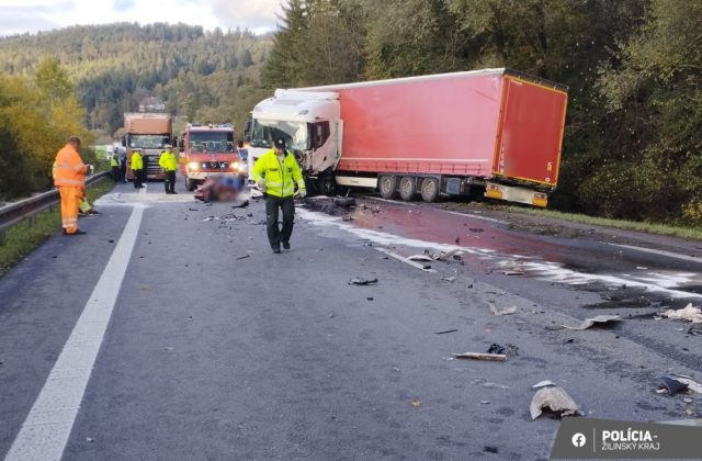 Čelnú zrážku s kamiónom neprežil iba 28-ročný vodič (foto)